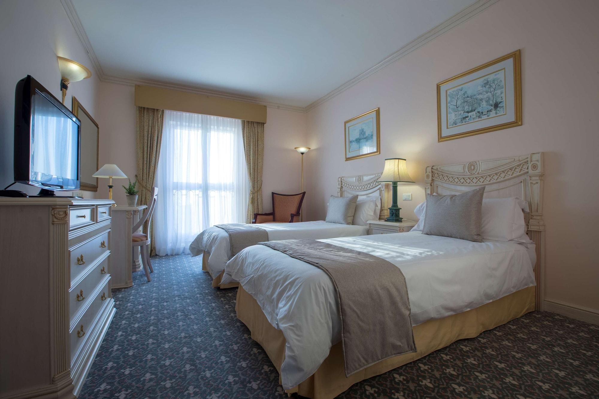 Hotel Le Vendome Le Cap Extérieur photo A room at the hotel