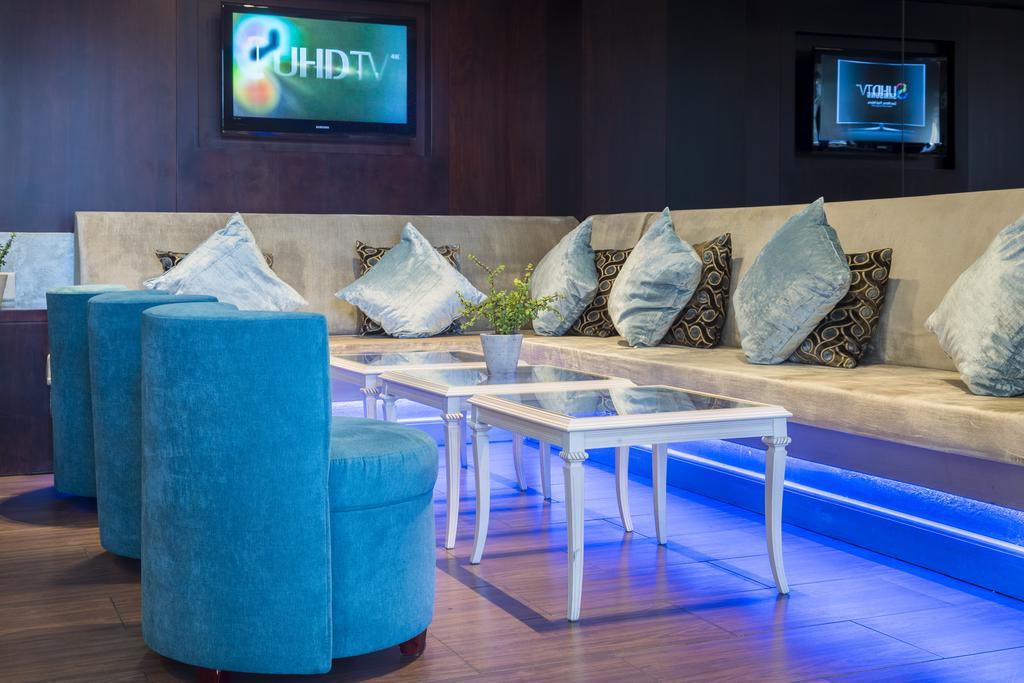 Hotel Le Vendome Le Cap Extérieur photo The lounge at the airport