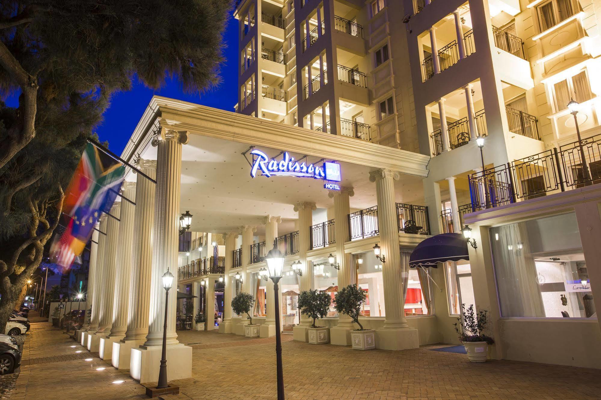 Hotel Le Vendome Le Cap Extérieur photo Radisson Blu Hotel, Athens